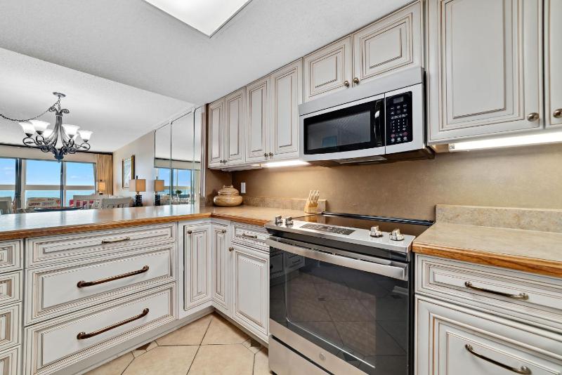 Edgewater West Unit 75 - image 12