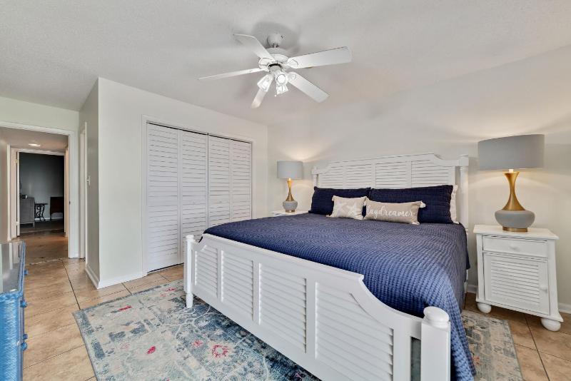 Edgewater West Unit 75 - image 14