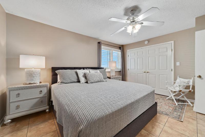 Edgewater West Unit 75 - image 35