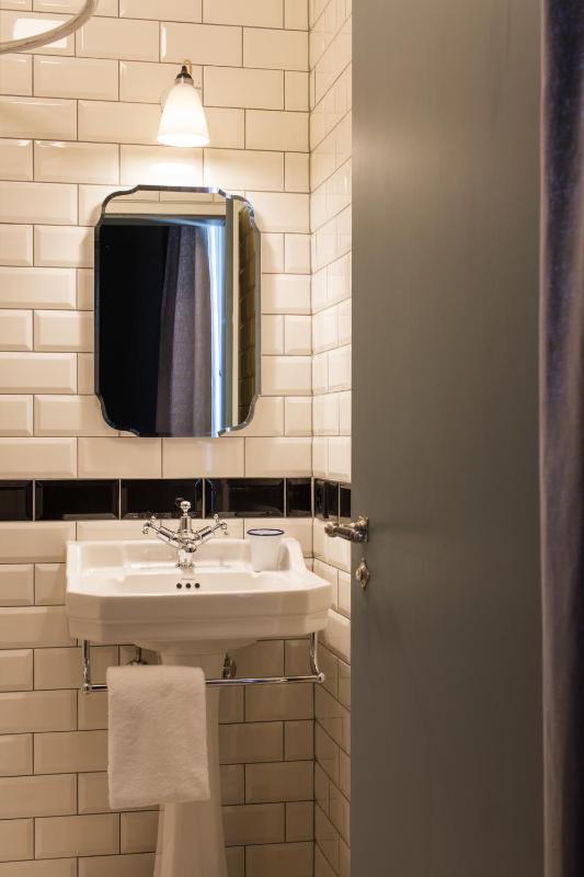 Standard Single Room image 4