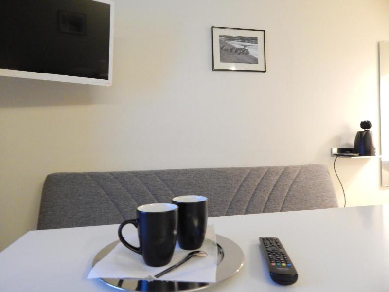 Large Twin Room image 1