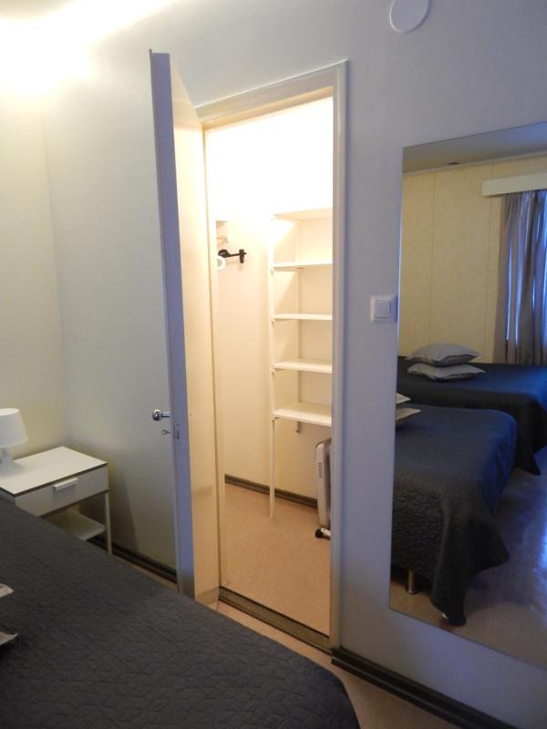 Twin Room with Private Toilet image 2