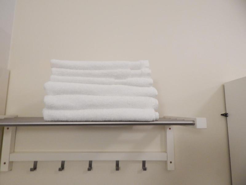 Quadruple Room with Shared Bathroom image 3