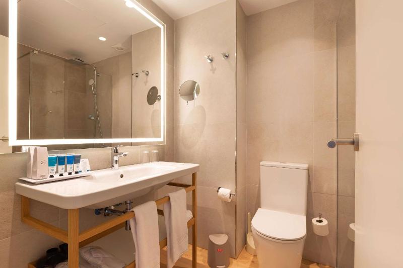 Double Room image 2