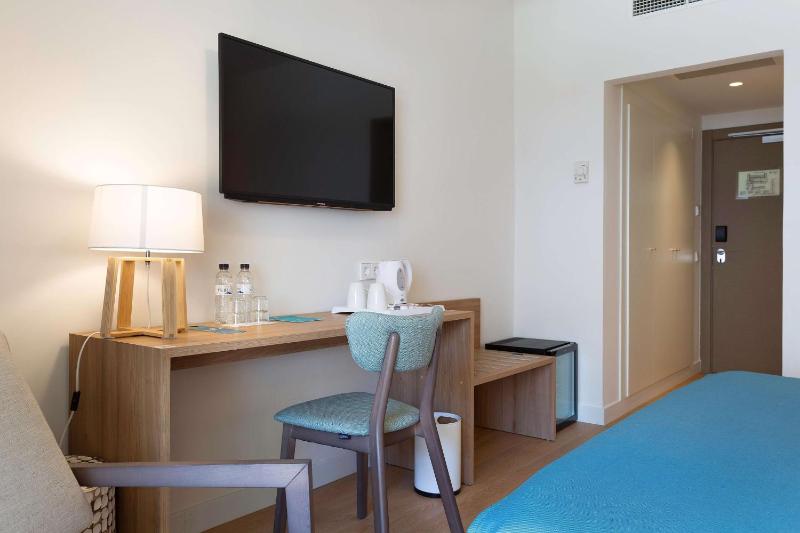 Double Room image 4