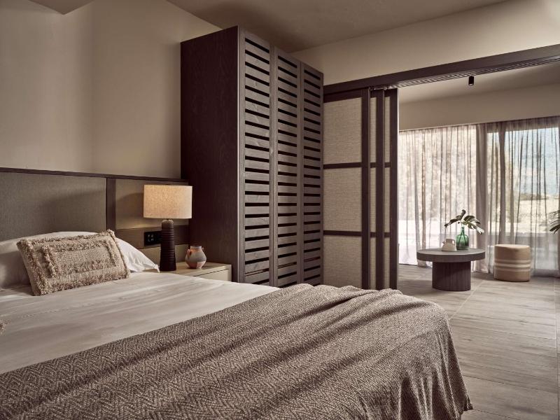 Evergreen One-Bedroom King Suite with Pool image 3