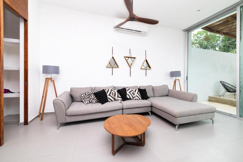 Relaxing 2 bedroom apartement in the center of tulum with private pool and terrace - image 2