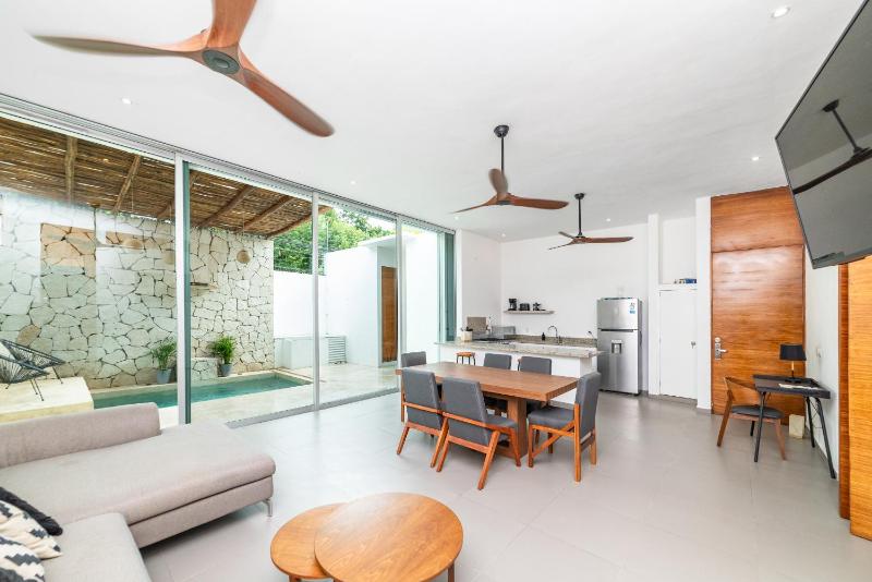 Relaxing 2 bedroom apartement in the center of tulum with private pool and terrace - image 7