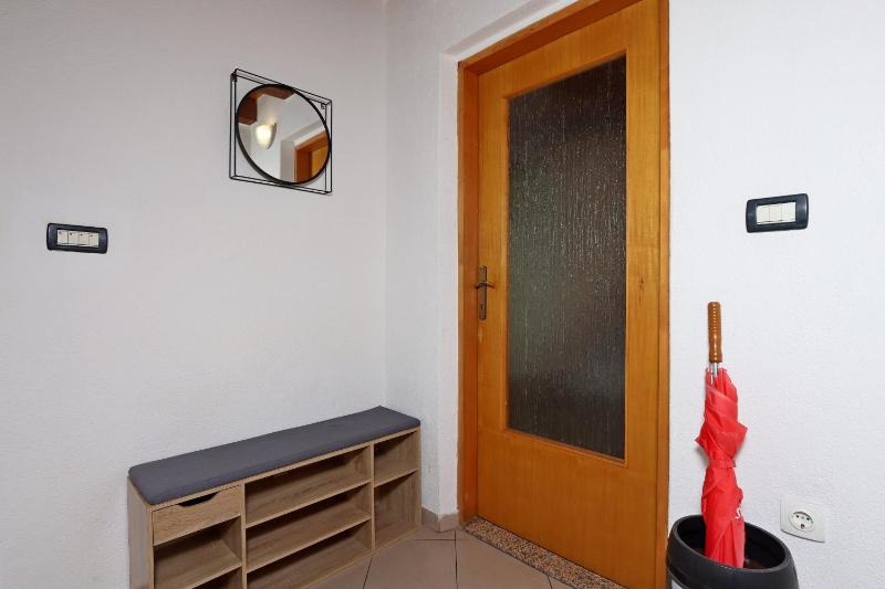 Apartments with WiFi Rijeka - 21879 - image 14
