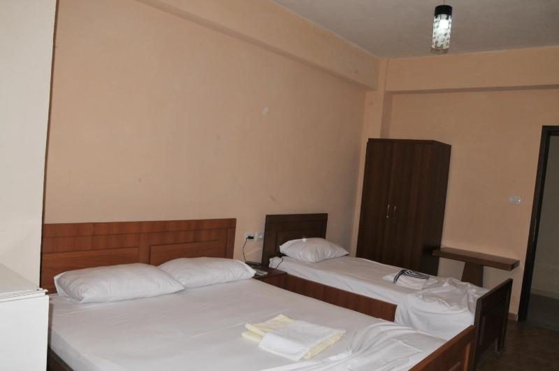 Deluxe Double or Twin Room with Garden View image 2