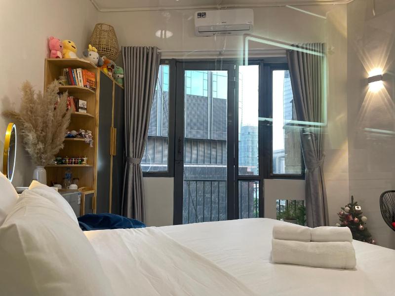 6even Hotel - Have a staycation in The Cafe Apartments building Images