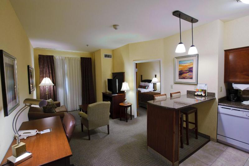 One-Bedroom Suite image 2