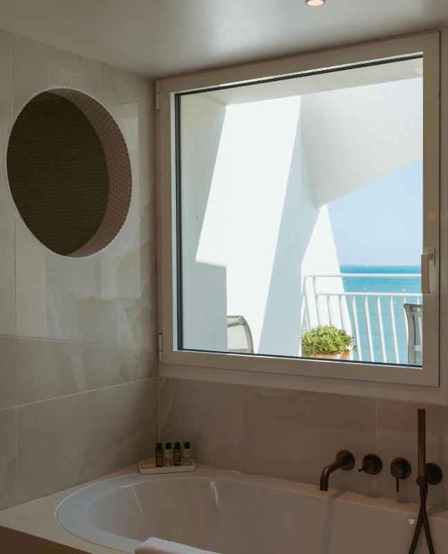 Suite with Terrace image 1