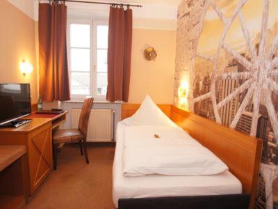 Single Room image 2