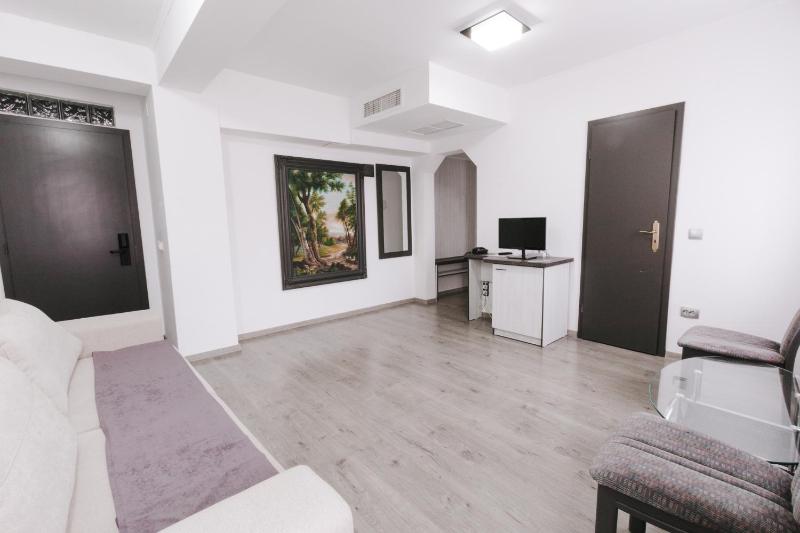 Apartment image 3