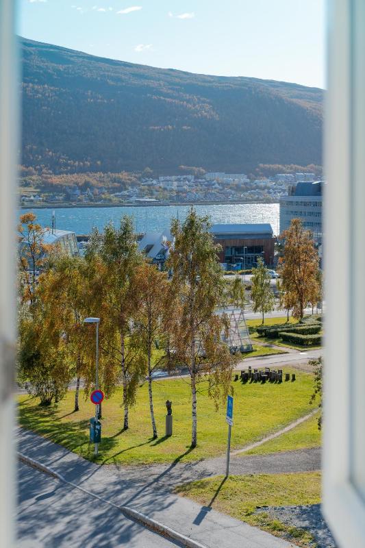 Enter Tromsø Ultimate Luxury - Jacuzzi & Sauna - image 15