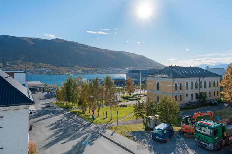 Enter Tromsø Ultimate Luxury - Jacuzzi & Sauna - image 11