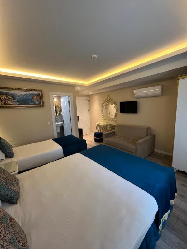 Economy Quadruple Room image 2