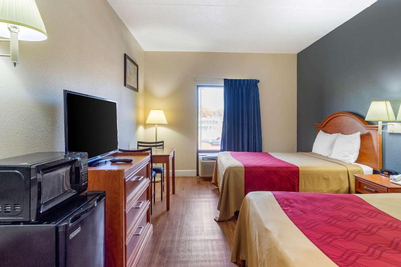 Double Room with Two Double Beds - Non-Smoking image 3