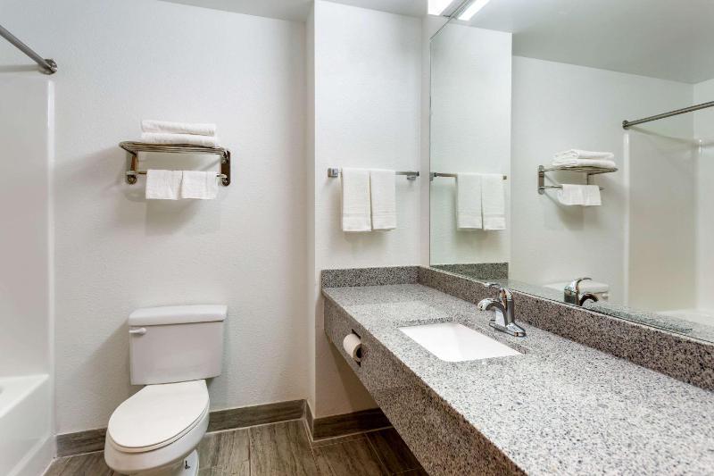 Double Room with Two Double Beds - Non-Smoking image 2