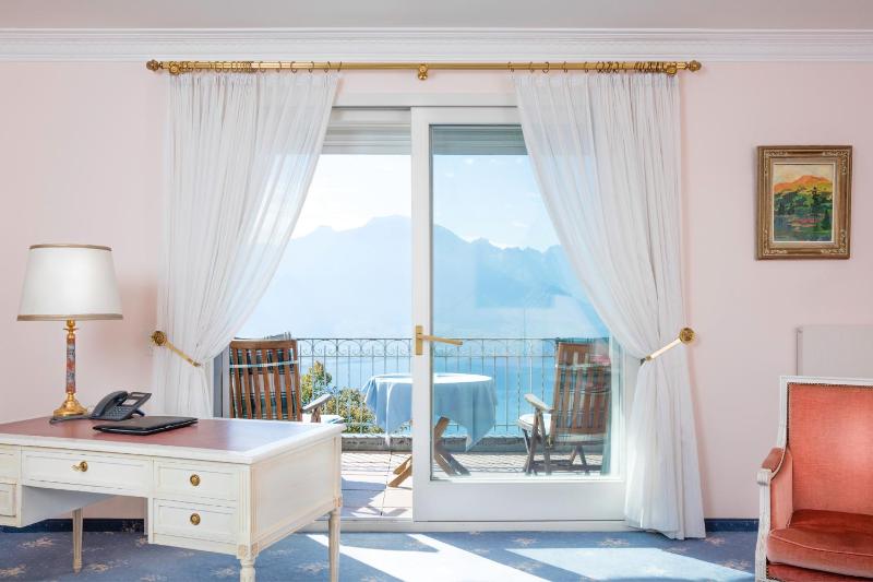 Junior Suite with Lake View image 2