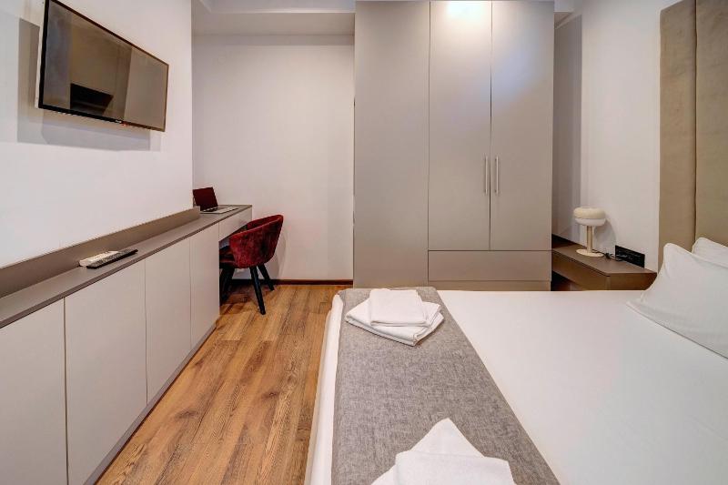 Standard  Double Room image 3