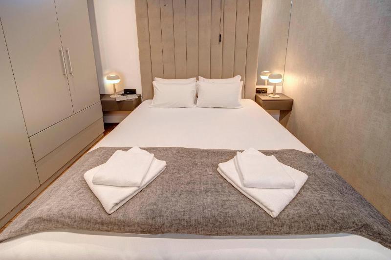 Standard  Double Room image 2