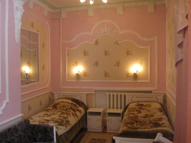 Standard Twin Room image 1