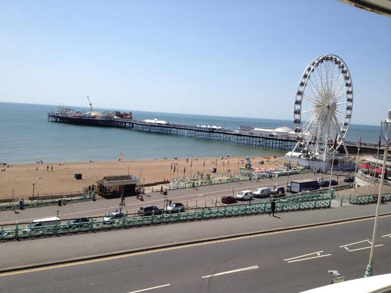 Seaview Regency Apartment With Private Parking - image 24