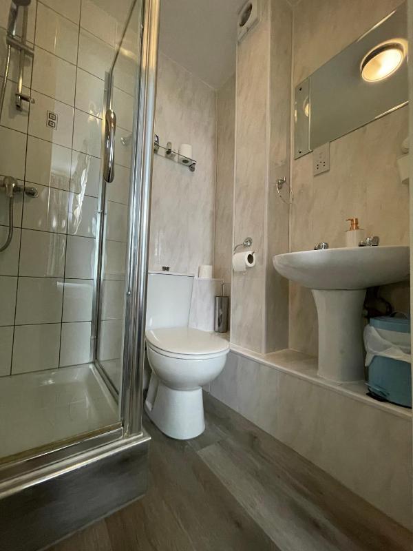 Family Room image 1