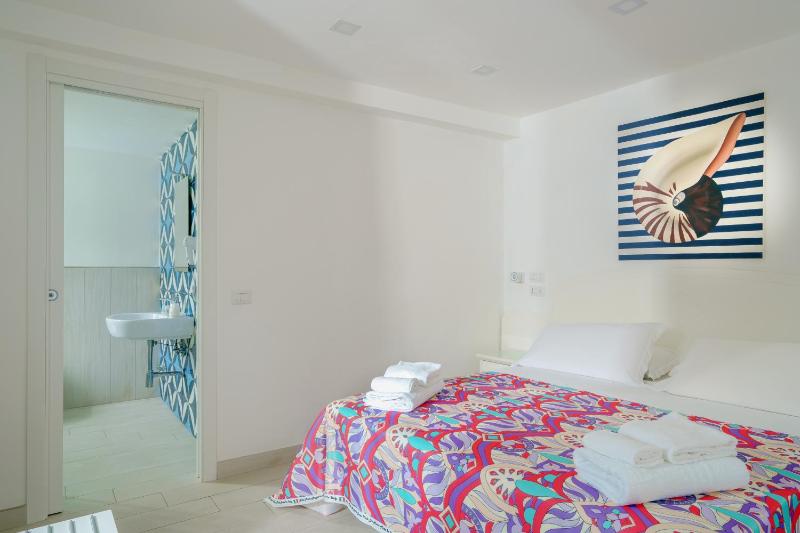 Classic Triple Room image 4