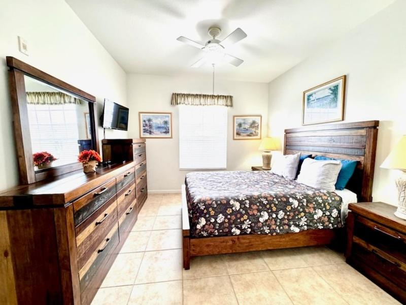 Amazing Resort 2 bed condo close to Disney condo - image 11