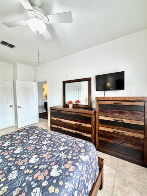 Amazing Resort 2 bed condo close to Disney condo - image 5