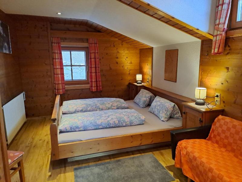 Large Family Apartment with Balcony image 4