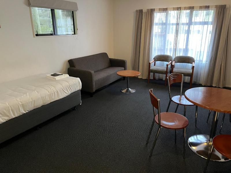 Ascot Motor Lodge - image 16