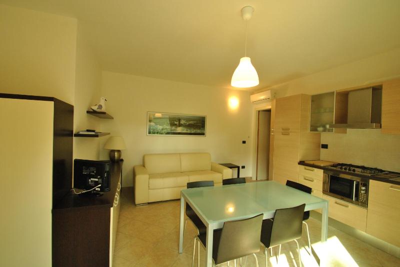 One-Bedroom Apartment with Balcony (3 Adults) image 3