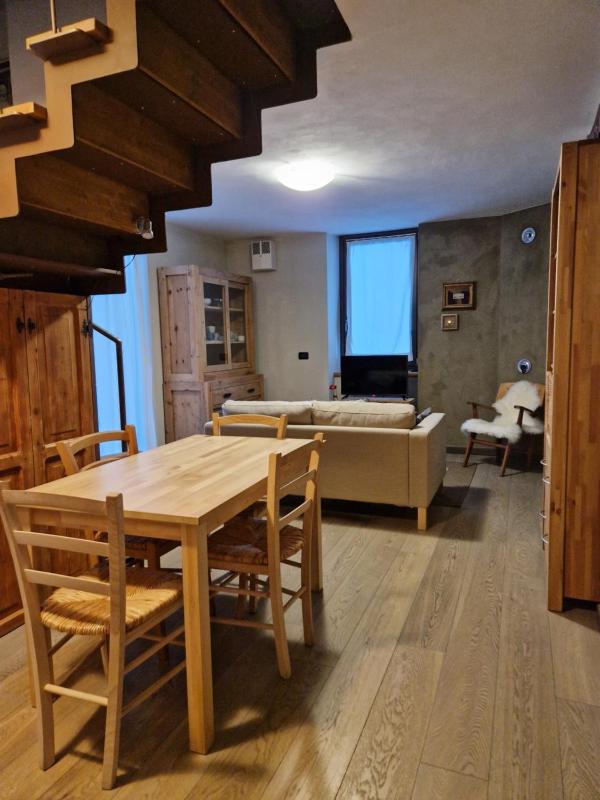 Apartment - Split Level image 3