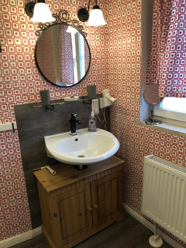 One-Bedroom Apartment image 3