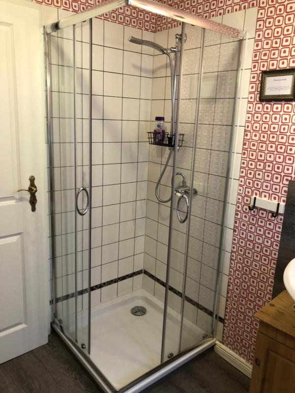 One-Bedroom Apartment image 2