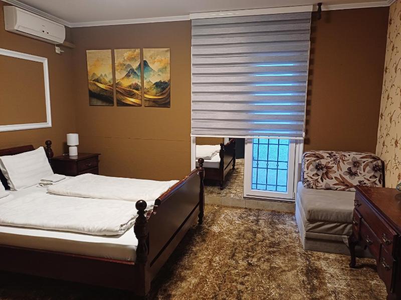 Double Room image 1