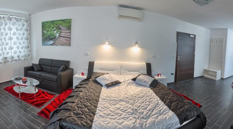 Triple Room image 2