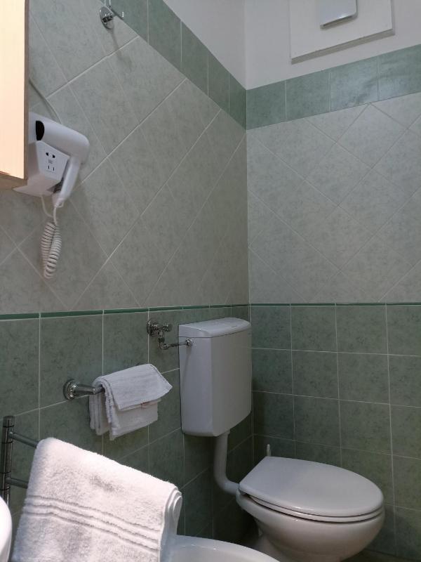 Twin Room with Sea View image 2