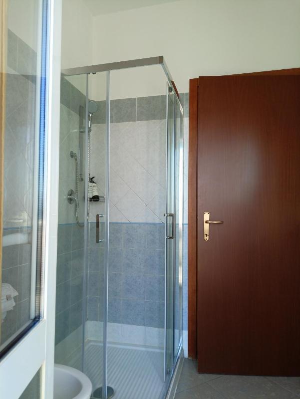 Double Room with Balcony and Sea View image 2