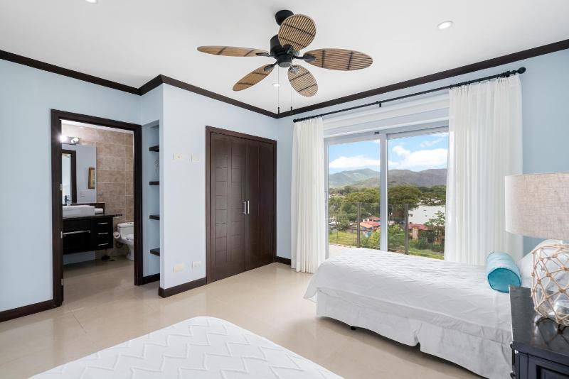 Ocean View Luxury Penthouse at Diamonte del Sol 702N - image 8