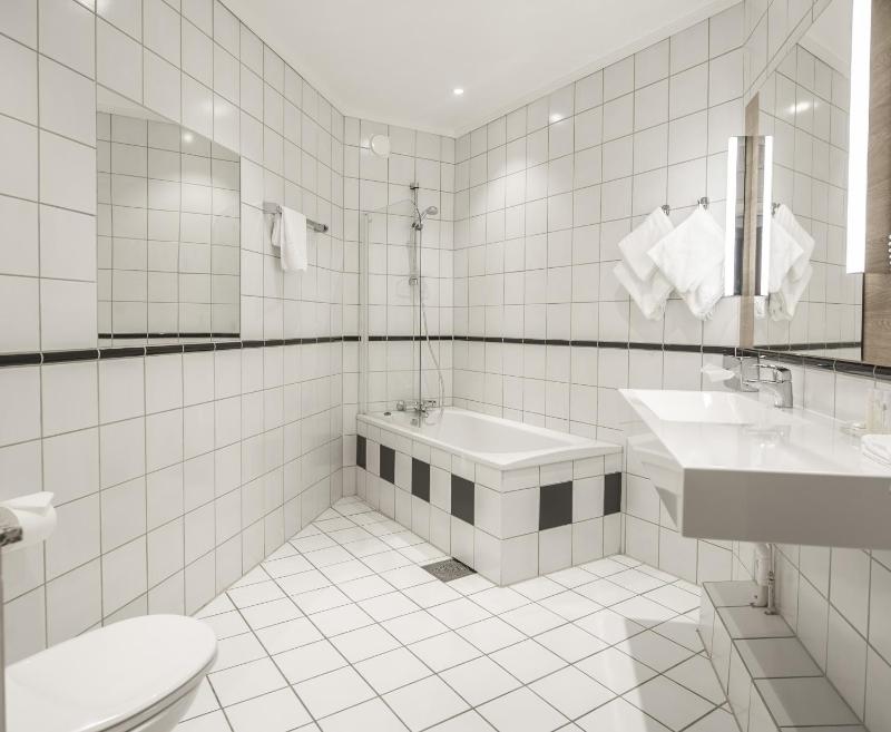 Superior Double Room image 4