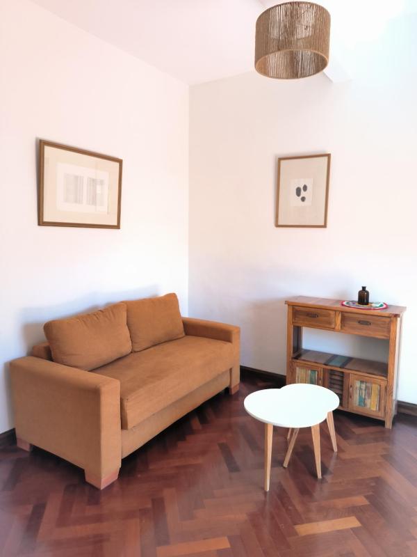 Departamento céntrico tranquilo y luminoso - image 16