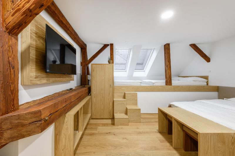 Standard Family Room image 3