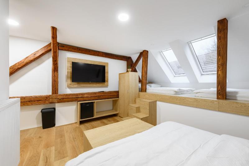 Standard Family Room image 4