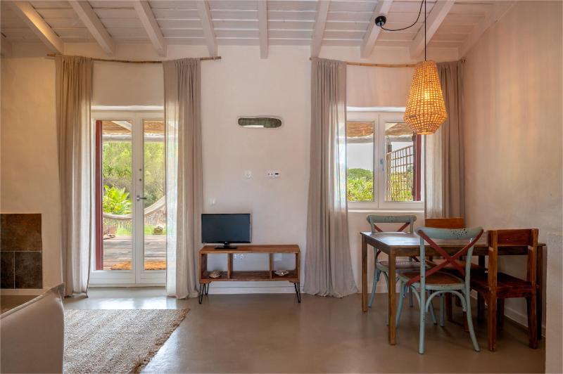 Apartment with Pool View  image 4