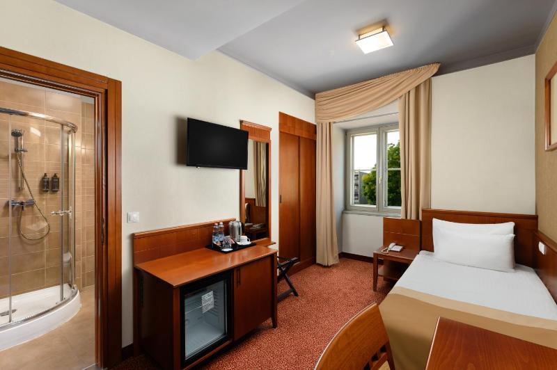 Classic Single Room image 4